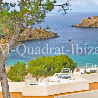Villa very close to the beach with fantastic views and tourist license